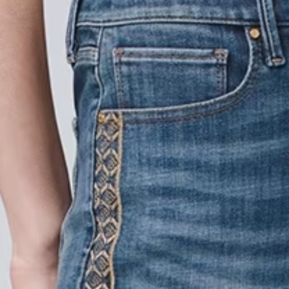 WHBM Everyday Soft Denim High-Rise Embroidered Bermuda Shorts 14 - Picture 5 of 7